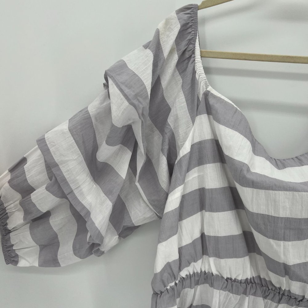 Lane Bryant Striped Off Shoulder Gray White Gathered Puff 3/4 Sleeve Size 26/28 - Picture 2 of 9